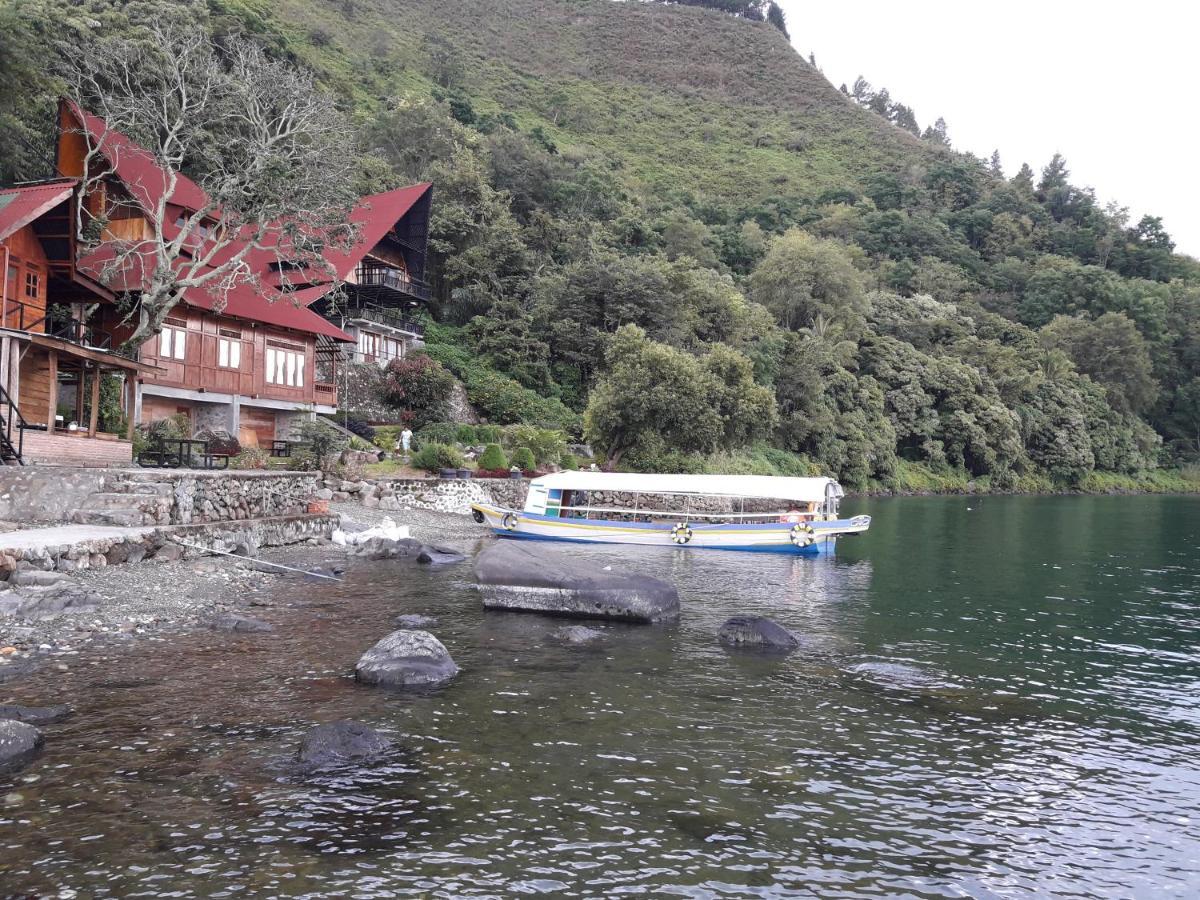 Pondok Berata Dapdap Balige Buitenkant foto
