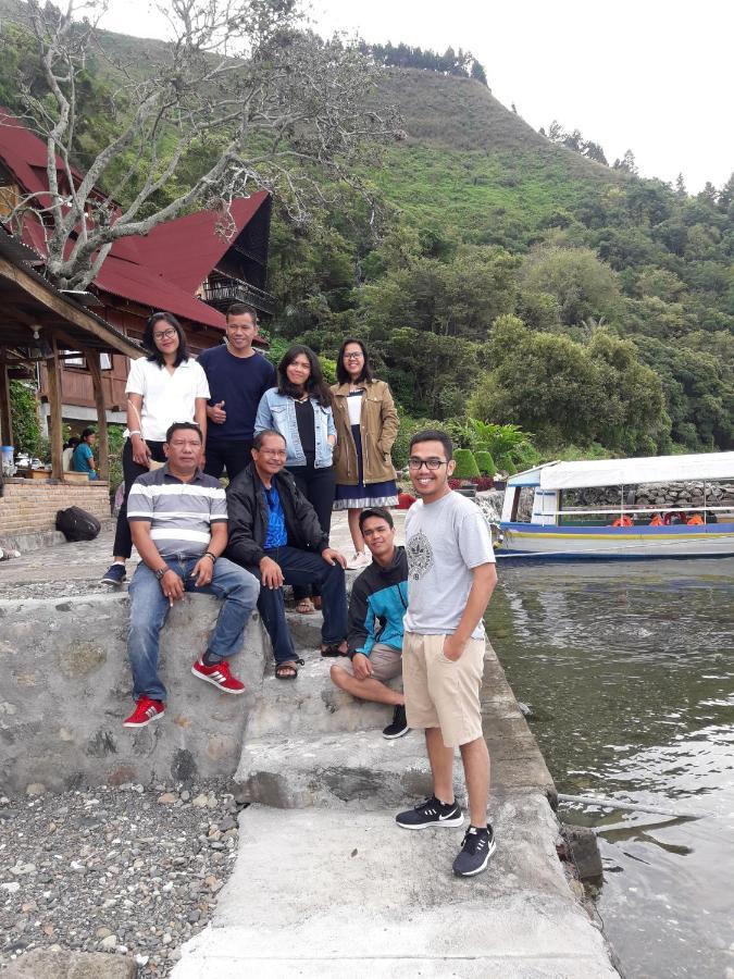 Pondok Berata Dapdap Balige Buitenkant foto