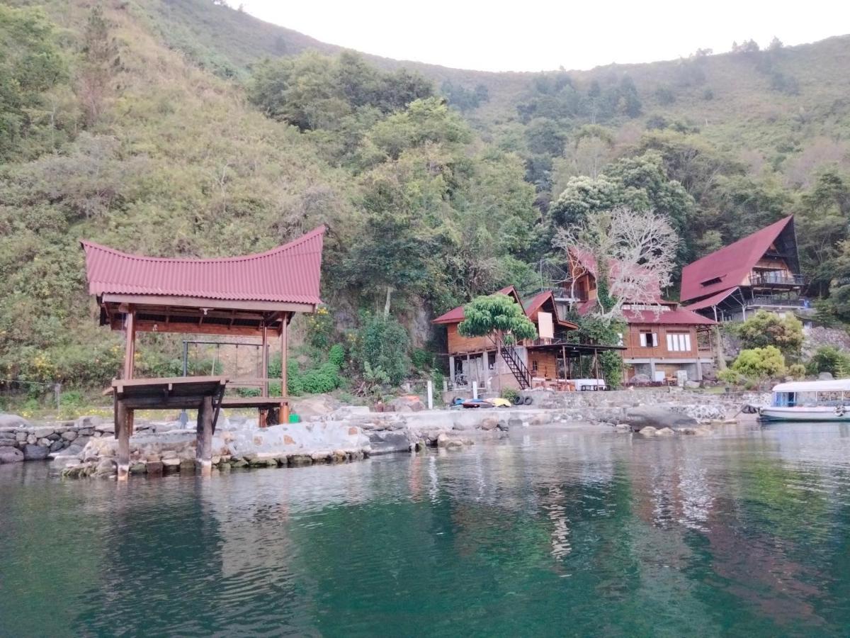 Pondok Berata Dapdap Balige Buitenkant foto