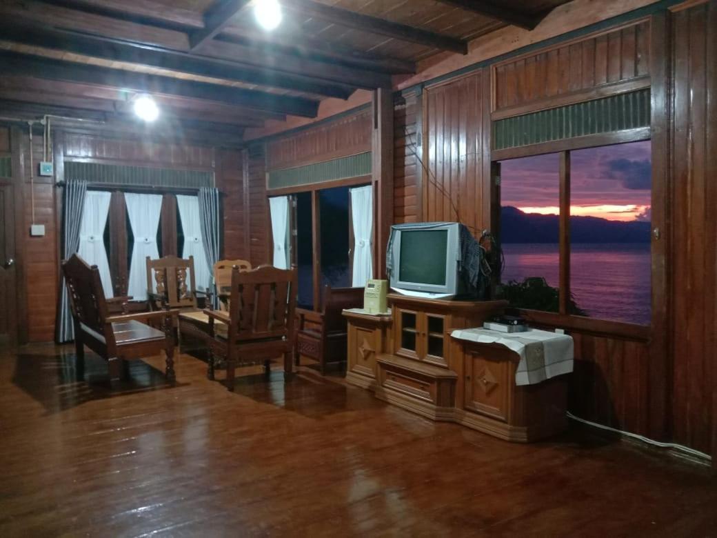 Pondok Berata Dapdap Balige Buitenkant foto