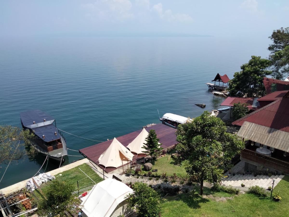 Pondok Berata Dapdap Balige Buitenkant foto